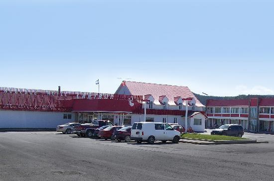 Gasp�sie �les-de-la-Madeleine : Auberge Le Caribou / Resto-Pub La R�volte