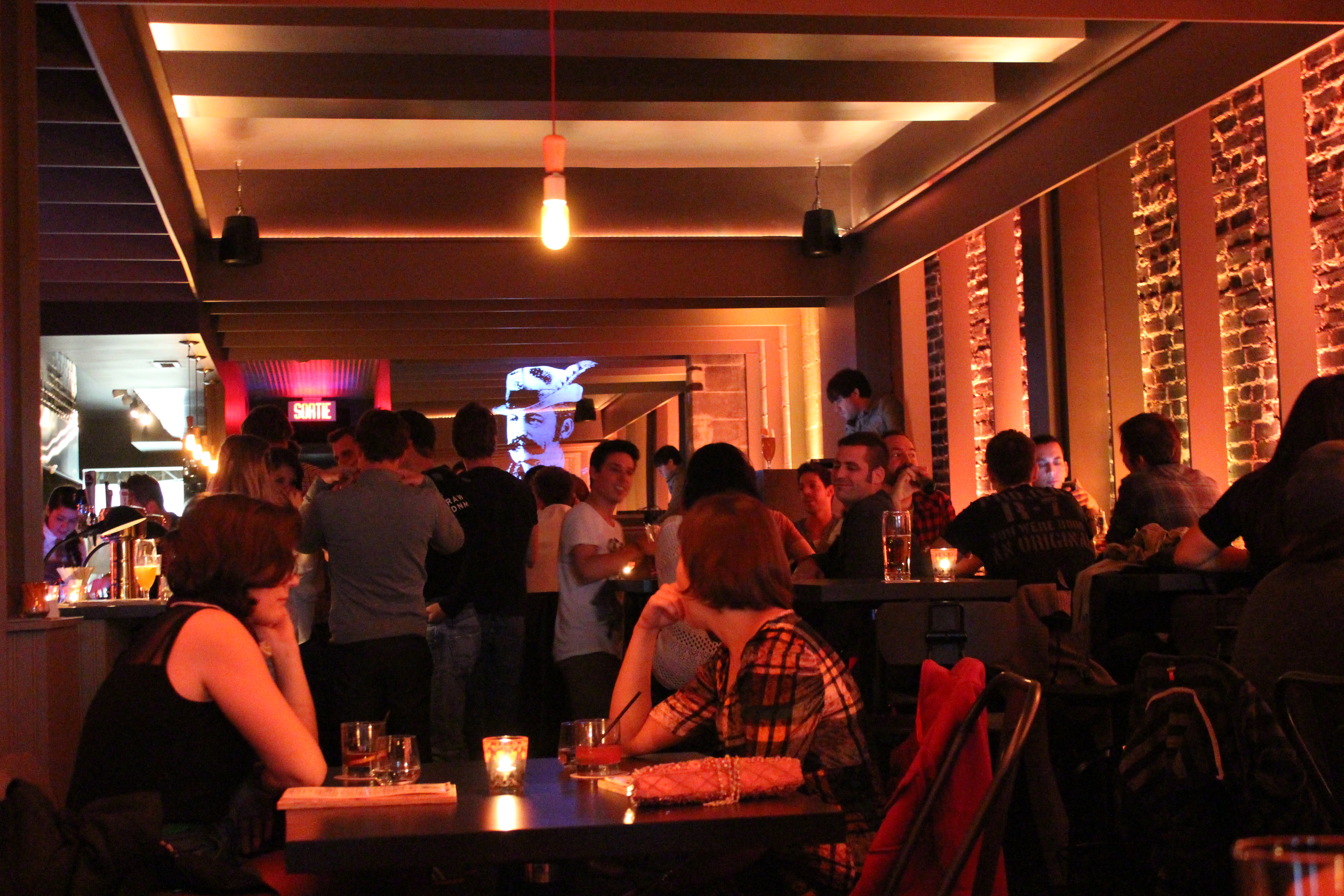 Montr�al : Le Chasseur resto-bar de quartier